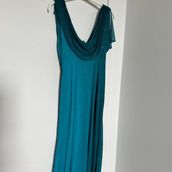 Dress for wedding by Betsy & Adam size 10 - Picture 2 of 2